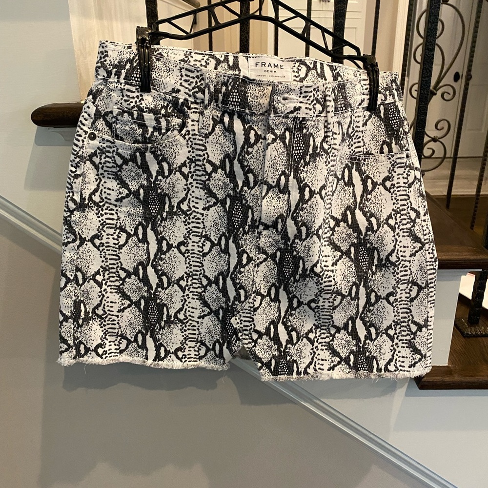 frame snakeskin jean skirt